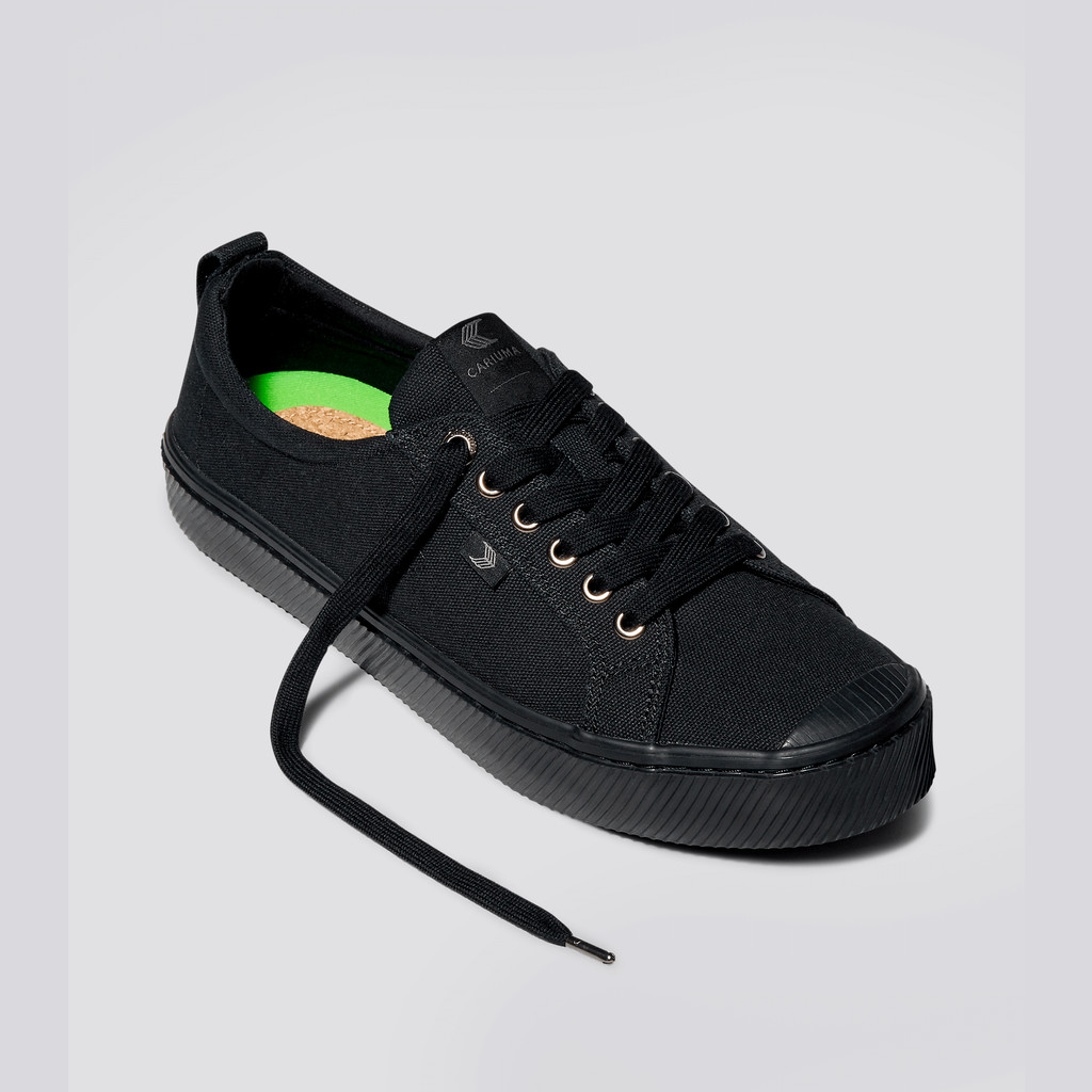 OCA LOW Cariuma Low Top Lona Vegan Mujer Negras | ERDFZG687